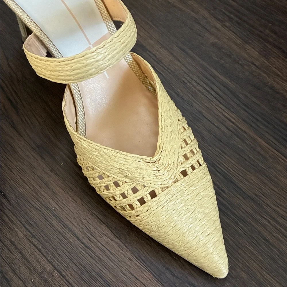 Dolce Vita Women's Mustard Woven healed sandals. - Picture 2 of 5
